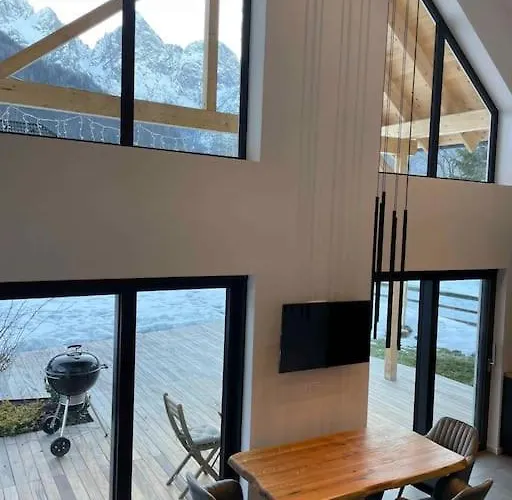 Alpine Wooden With A View וילה